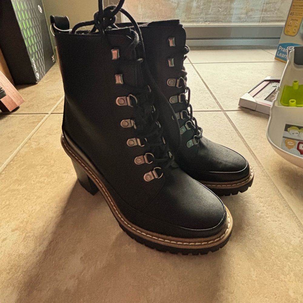 Black high boot size 7